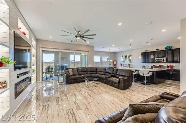 Property Slideshow image 3 of 45 | 800 rosewater dr, Henderson, NV, 89011