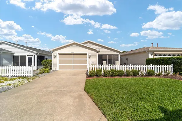 Property Slideshow image 2 of 38 | 17421 se 78th harmony cir, The Villages, FL, 32162