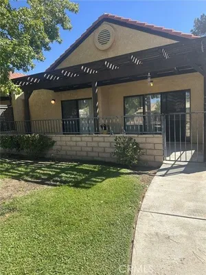 Property Slideshow image 3 of 26 | 11718 oak st, Apple Valley, CA, 92308