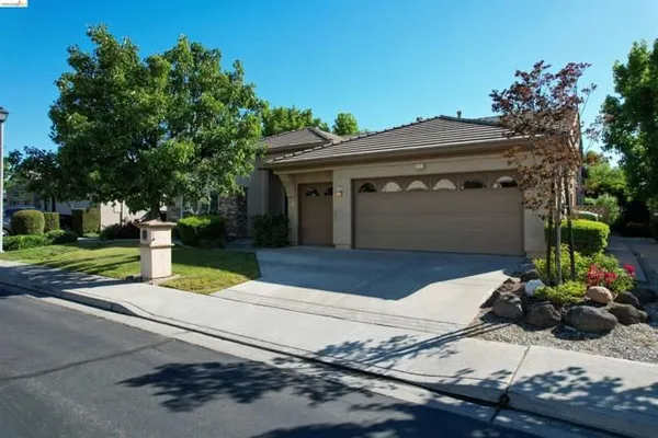 Property Slideshow image 2 of 27 | 1941 jubilee dr, Brentwood (Cc), CA, 94513