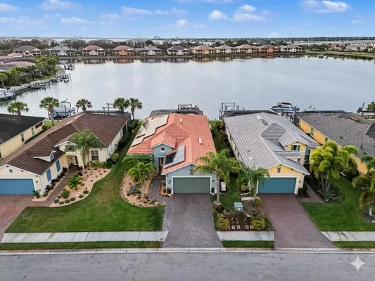 Property Slideshow image 2 of 54 | 1018 overlook ct, Bradenton, FL, 34208