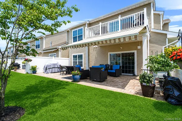 Property Slideshow image 3 of 32 | 32 avery way, Brookhaven, NY, 11772