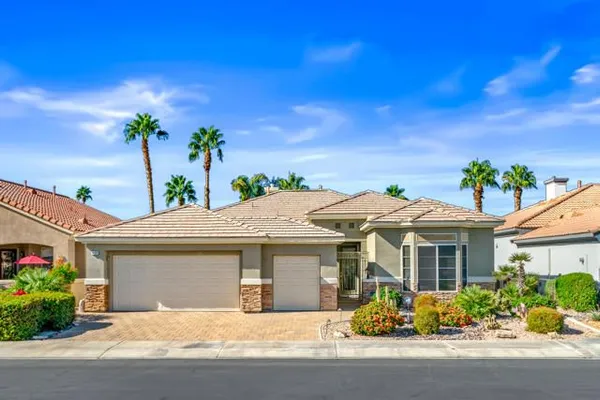 Property Slideshow image 2 of 73 | 44327 royal lytham dr, Indio, CA, 92201