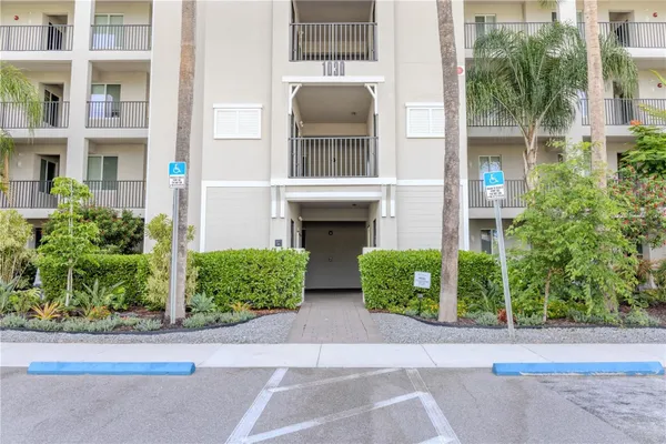 Property Slideshow image 2 of 54 | 1030 tidewater shores loop 104, Bradenton, FL, 34208