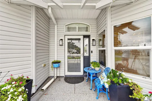 Property Slideshow image 3 of 32 | 313 gonzales pl, Lady Lake, FL, 32159