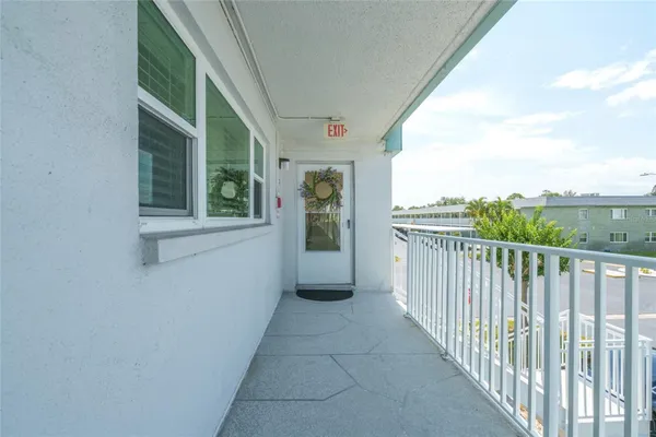 Property Slideshow image 2 of 20 | 5356 81st st n apt 26, Saint Petersburg, FL, 33709