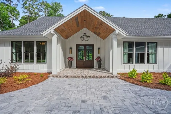 Property Slideshow image 2 of 41 | 9 brandenberry rd, Savannah, GA, 31411