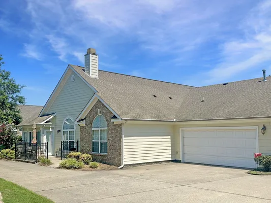 Property Slideshow image 2 of 37 | 825 s browns ln 2503, Gallatin, TN, 37066