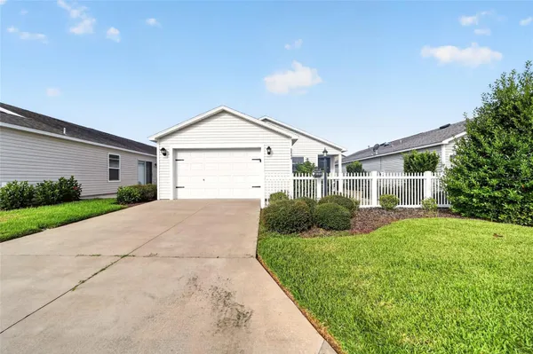 Property Slideshow image 3 of 37 | 5844 marsh ct, The Villages, FL, 32163