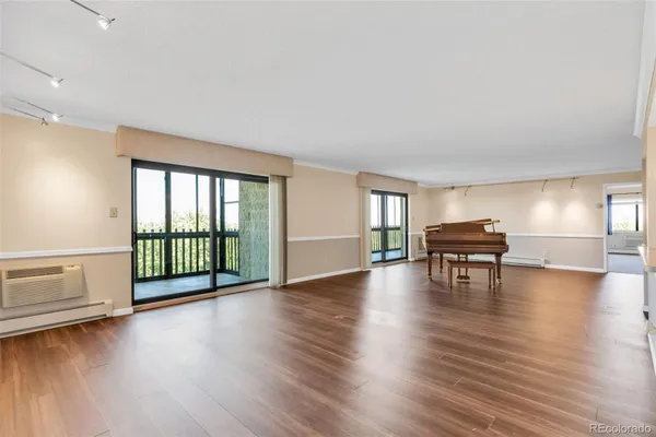 Property Slideshow image 3 of 50 | 14390 e marina dr apt 606, Aurora, CO, 80014