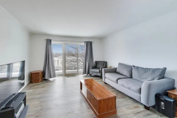 Property Slideshow image 2 of 19 | 2900 maple ave apt 22c, Downers Grove, IL, 60515