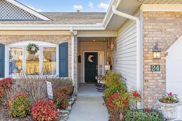 Property Slideshow image 2 of 29 | 24 country meadows ln, Hendersonville, NC, 28792