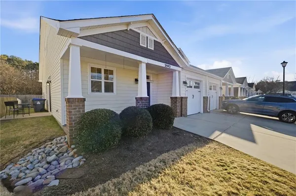 Property Slideshow image 2 of 31 | 3943 rex cir, Chesapeake, VA, 23321