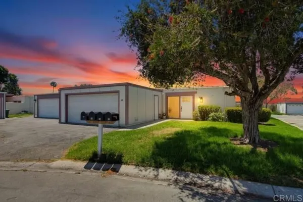 Property Slideshow image 3 of 36 | 3621 vista campana 62, Oceanside, CA, 92057