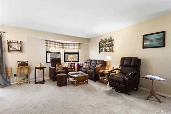 Property Slideshow image 3 of 14 | 37 sussex dr b, Yorktown, NY, 10598