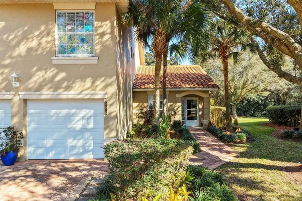 Property Slideshow image 3 of 37 | 5415 admiral way # h5-102, Oxford, FL, 34484