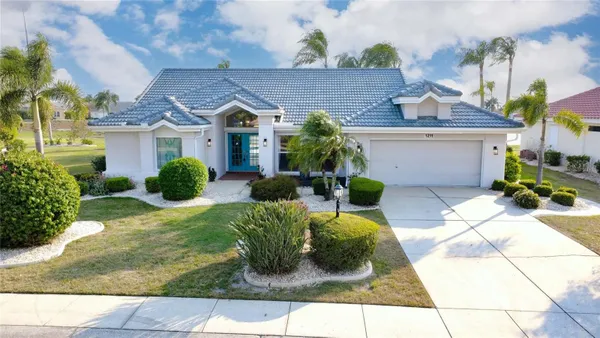 Property Slideshow image 2 of 47 | 1211 peridot ln, Sun City Center, FL, 33573