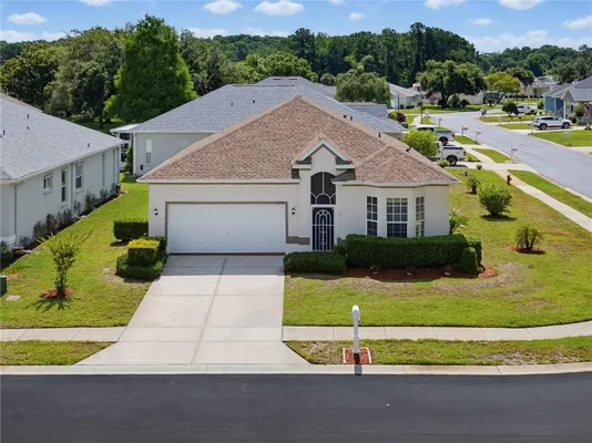 Property Slideshow image 2 of 52 | 11204 clear oak cir, New Port Richey, FL, 34654