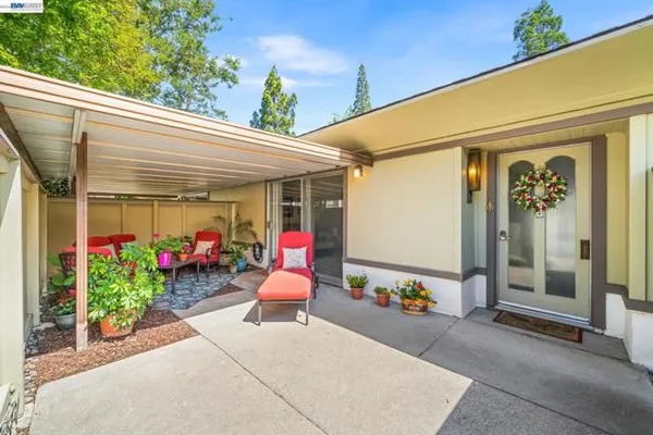 Property Slideshow image 3 of 44 | 1101 fairlawn ct 4, Walnut Creek, CA, 94595