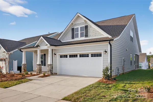 Property Slideshow image 2 of 35 | 25968 appleyard ct # 1204, Lancaster, SC, 29720