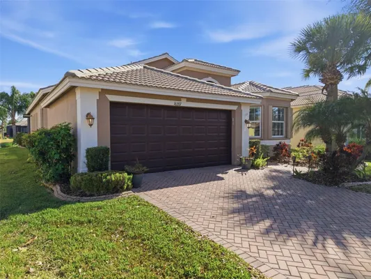 Property Slideshow image 3 of 53 | 16207 cape coral dr, Wimauma, FL, 33598