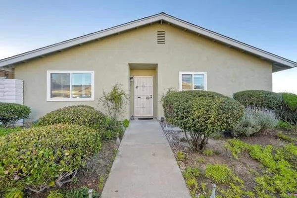 Property Slideshow image 2 of 44 | 4314 auklet way, Oceanside, CA, 92057