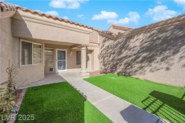 Property Slideshow image 2 of 20 | 8620 prairie hill dr, Las Vegas, NV, 89134