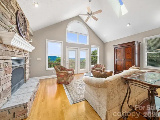 Property Slideshow image 2 of 32 | 67 ashefield ct, Hendersonville, NC, 28791