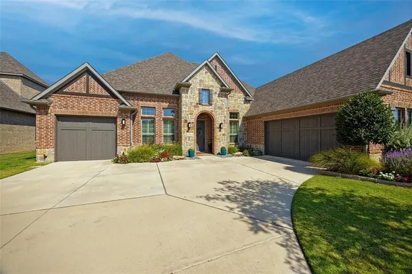Property Slideshow image 2 of 40 | 7736 castlebridge, The Colony, TX, 75056