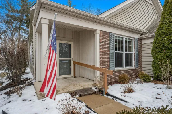 Property Slideshow image 3 of 20 | 13962 redmond dr, Huntley, IL, 60142