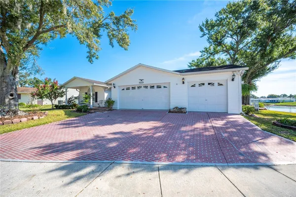Property Slideshow image 2 of 51 | 3535 saddlebrook way, Lakeland, FL, 33810
