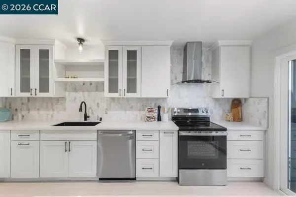 Property Slideshow image 2 of 34 | 3674 rossmoor pkwy 5, Walnut Creek, CA, 94595