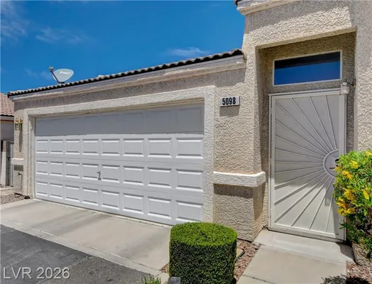 Property Slideshow image 3 of 52 | 5098 mascaro dr, Las Vegas, NV, 89122