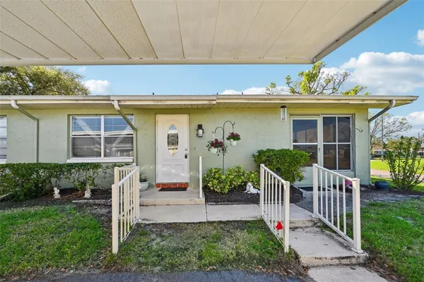 Property Slideshow image 3 of 60 | 2216 grenadier dr, Sun City Center, FL, 33573