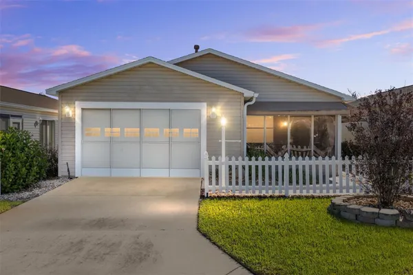 Property Slideshow image 2 of 43 | 16894 se 94th sunnybrook cir, The Villages, FL, 32162