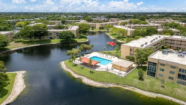 Property Slideshow image 3 of 58 | 5961 nw 61st ave apt 301, Tamarac, FL, 33319