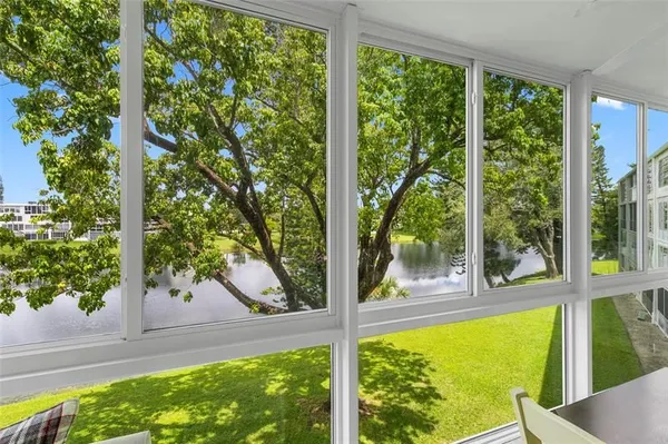 Property Slideshow image 2 of 49 | 3028 cambridge b # 3028, Deerfield Beach, FL, 33442