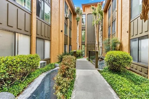 Property Slideshow image 3 of 29 | 3776 alabama st c212, San Diego, CA, 92104