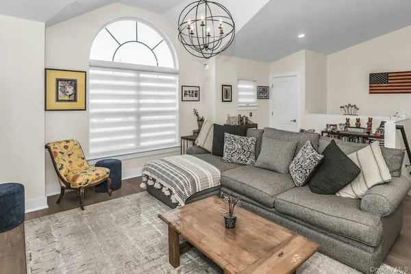 Property Slideshow image 3 of 29 | 710 breton way # 710, Glen Cove, NY, 11542