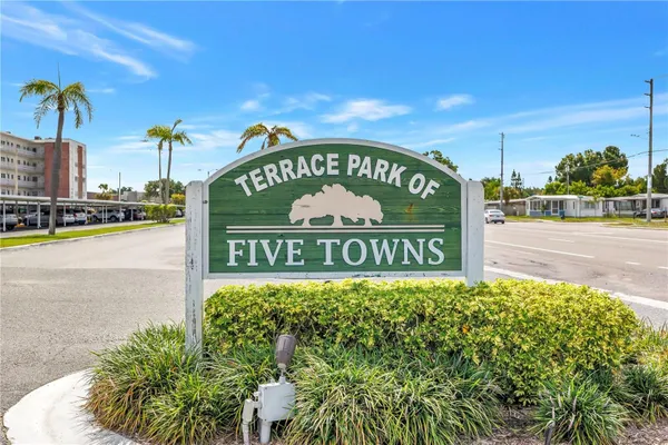 Property Slideshow image 2 of 42 | 6190 80th st 304, St Petersburg, FL, 33709