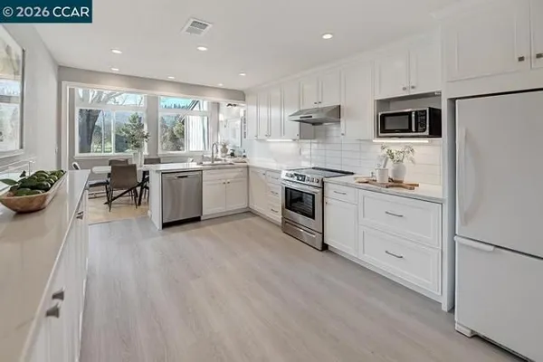 Property Slideshow image 2 of 60 | 999 terra california dr 2, Walnut Creek, CA, 94595