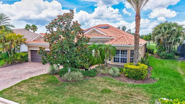 Property Slideshow image 2 of 97 | 7511 heritage grand pl, Bradenton, FL, 34212