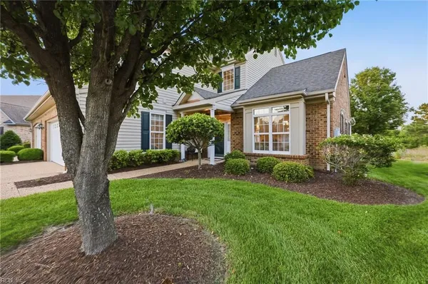 Property Slideshow image 3 of 50 | 520 dunning ln, Chesapeake, VA, 23322