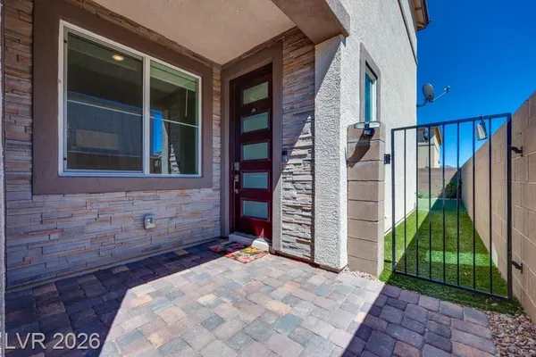Property Slideshow image 3 of 54 | 302 mount tyndall st, Henderson, NV, 89015