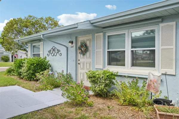 Property Slideshow image 3 of 57 | 214 gloucester blvd, Sun City Center, FL, 33573