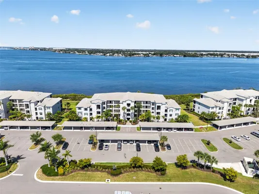 Property Slideshow image 2 of 53 | 1020 tidewater shores loop 301, Bradenton, FL, 34208