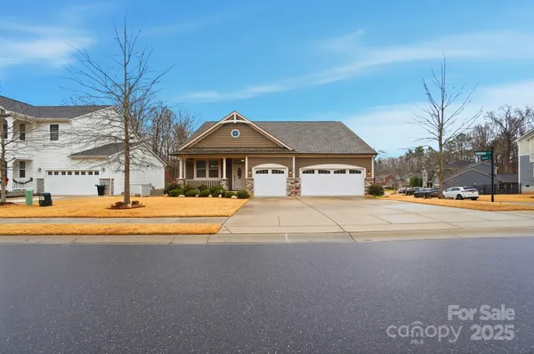 Property Slideshow image 3 of 47 | 432 sandbar pt, Lake Wylie, SC, 29710