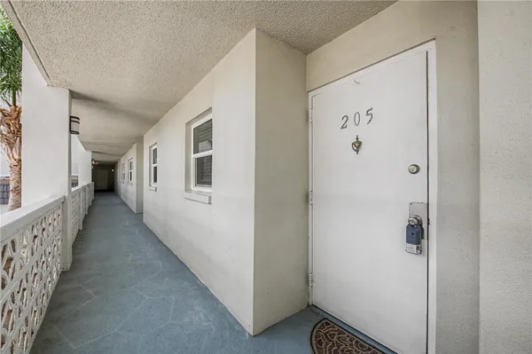 Property Slideshow image 2 of 40 | 9 forbes pl 205, Dunedin, FL, 34698
