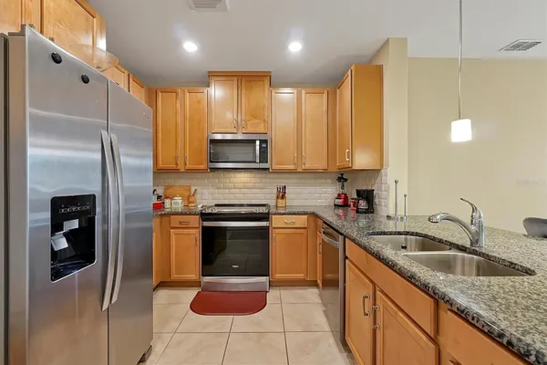 Property Slideshow image 2 of 40 | 7565 laureate blvd unit 3308, Orlando, FL, 32827