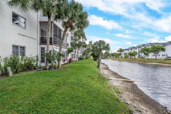 Property Slideshow image 3 of 26 | 4851 nw 21st st 2p, Lauderhill, FL, 33313